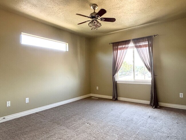 Building Photo - Beauty & Space on Premium Corner Lot!