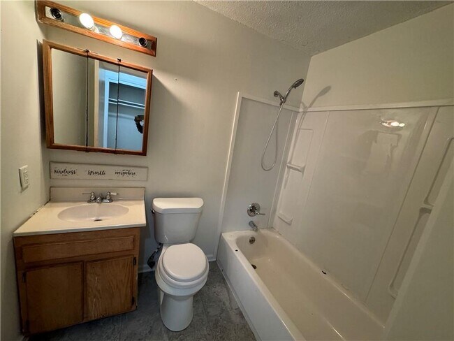 Building Photo - 7445 Bowers Ln