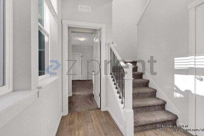 Building Photo - 30942 NW Turel Dr