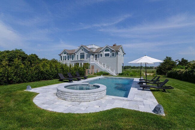 Building Photo - 115 Dune Rd