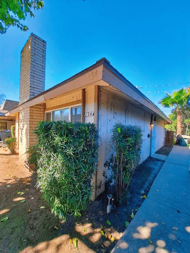 Building Photo - 132-6 Dayton