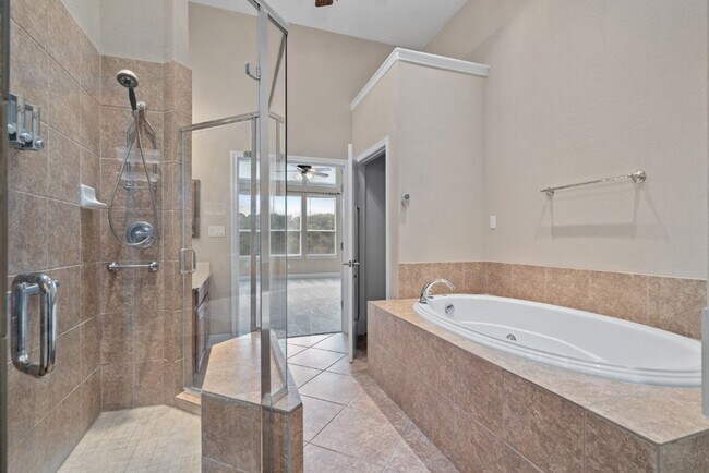 Building Photo - 202 Sunrise Ridge Cove