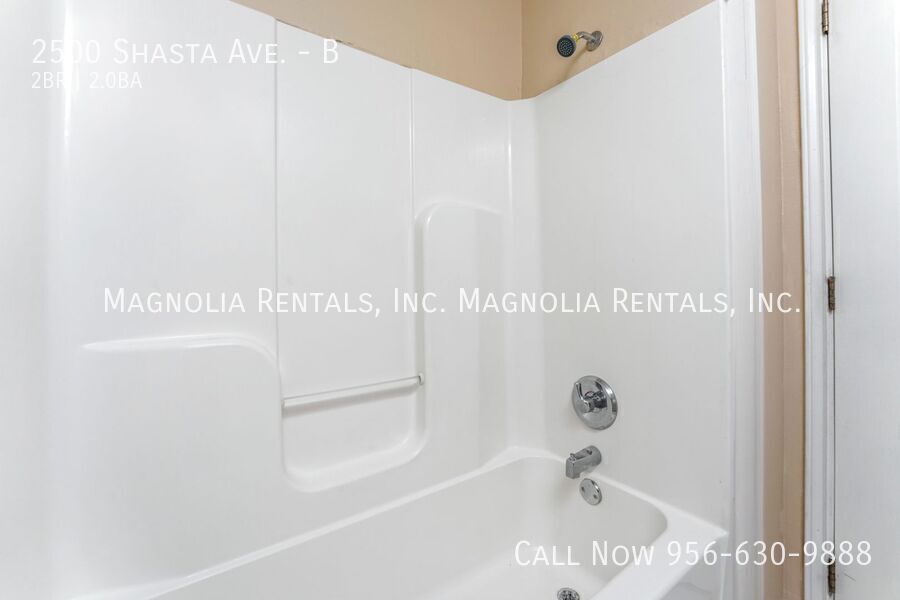 Building Photo - 2500 Shasta Ave W