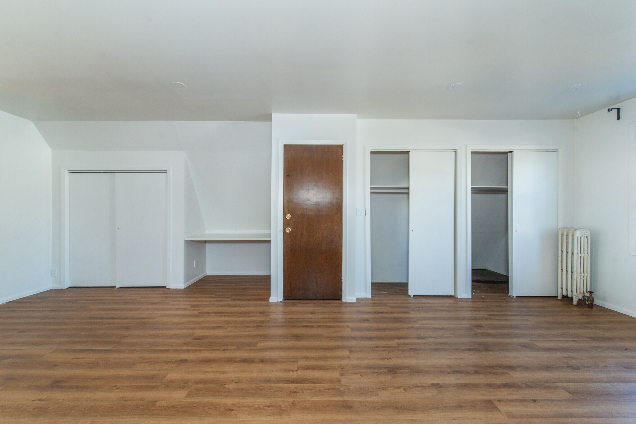 Building Photo - 90 Maple St