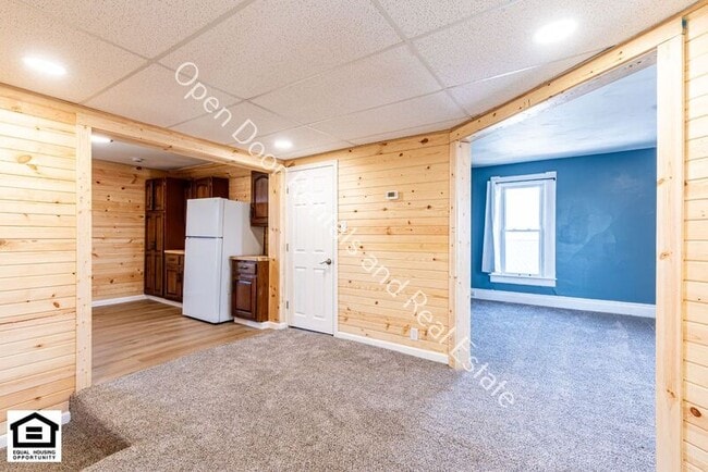 Building Photo - 1703 Sprott St