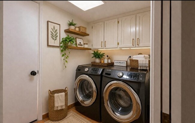 Building Photo - 5240 E Cholla St