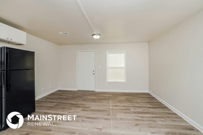 Building Photo - 2200 Green Alley