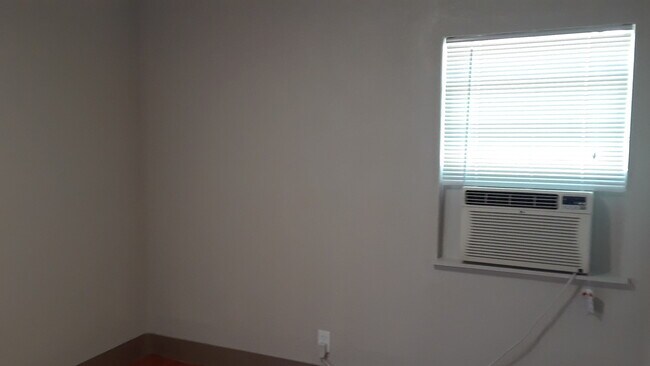 Building Photo - 516 Rimmer Ave