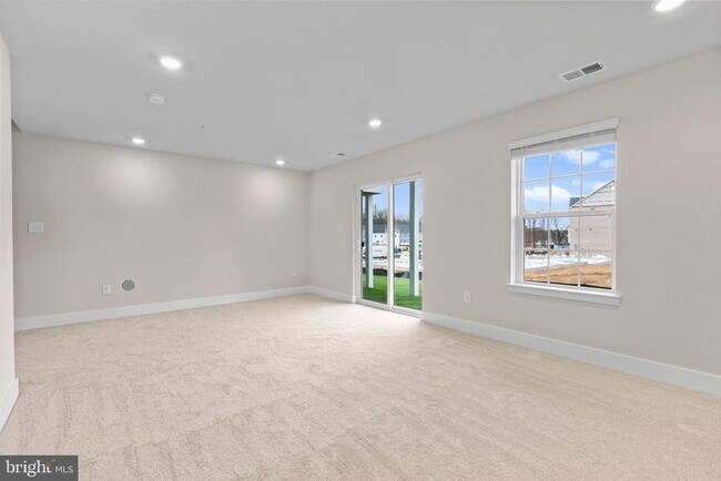 Building Photo - 502 Downswing Rd