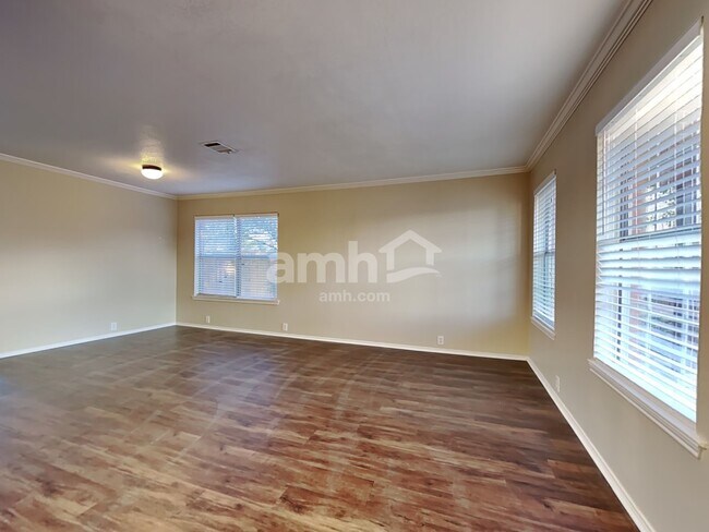 Building Photo - 3104 Pinehurst Court