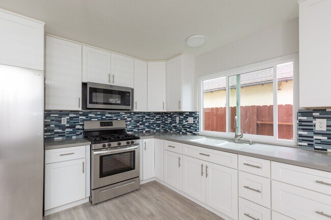 Building Photo - 3 bed, 2 bath Single Family Home in Mira Mesa