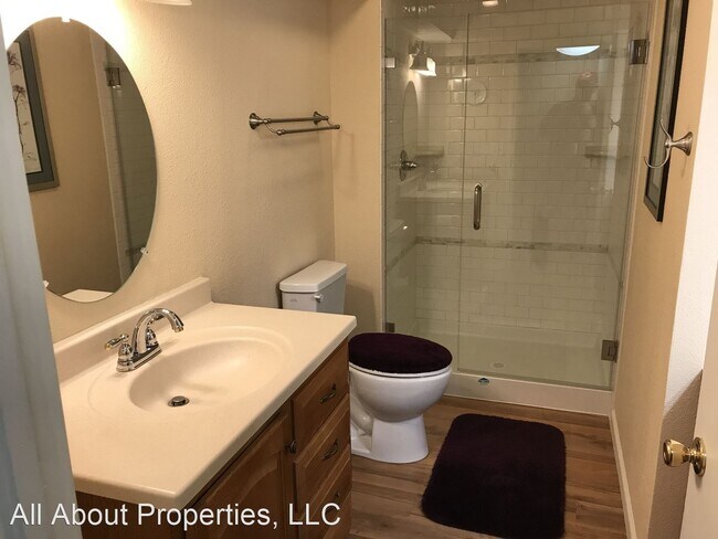 Building Photo - 2 br, 1 bath House - 2320 43rd Avenue Cour...