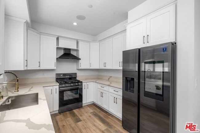 Building Photo - 621 Huntley Dr