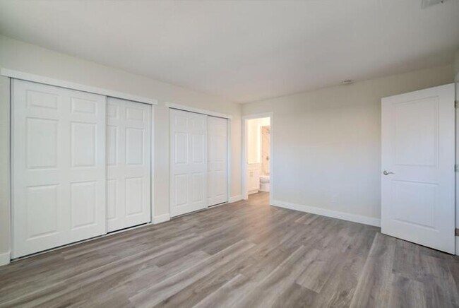 Building Photo - Beautiful fully remodeled 3-bedroom 2 bath...