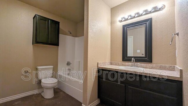 Building Photo - 1562 Vani Ct