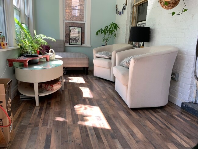 Building Photo - 2113 W Walton St