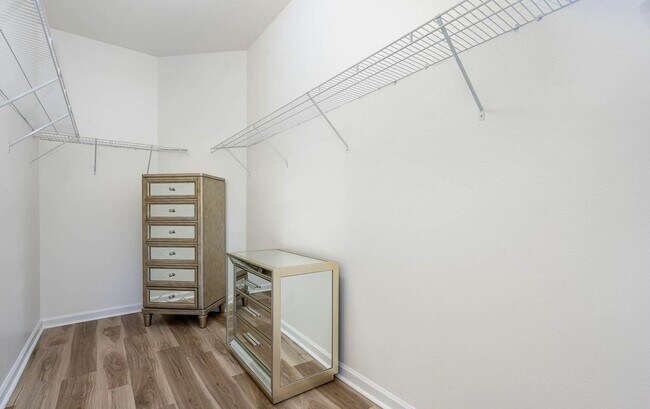 Building Photo - 560 Remington Green Dr SE