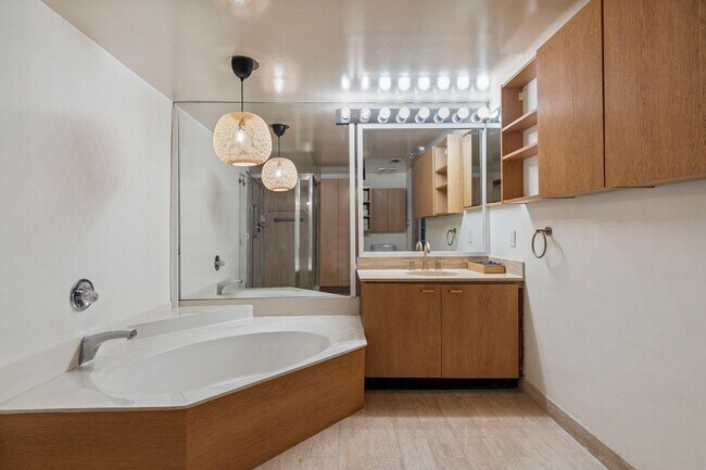 Building Photo - 7217 Promenade Dr