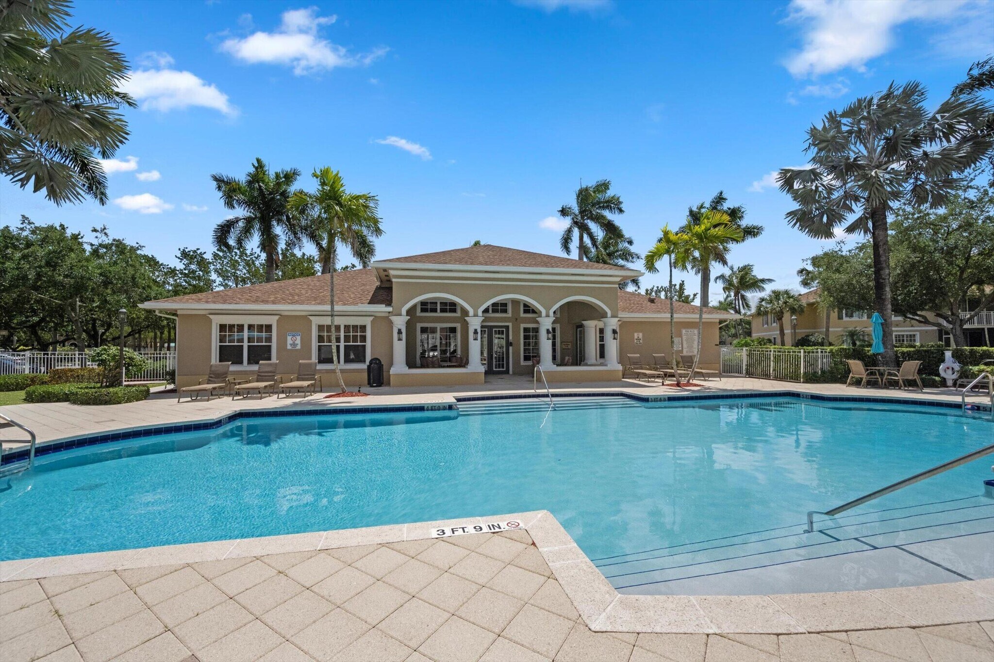 Building Photo - 6475 Emerald Dunes Dr