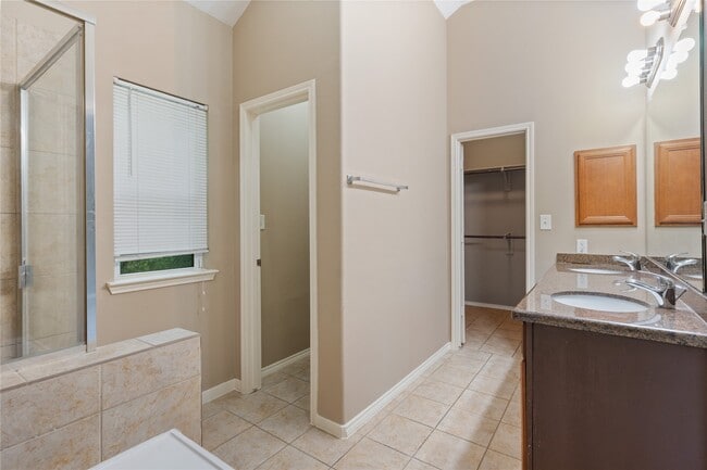 Building Photo - 9104 N Green River Dr
