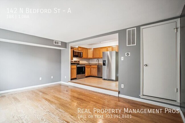 Building Photo - 142 N Bedford St