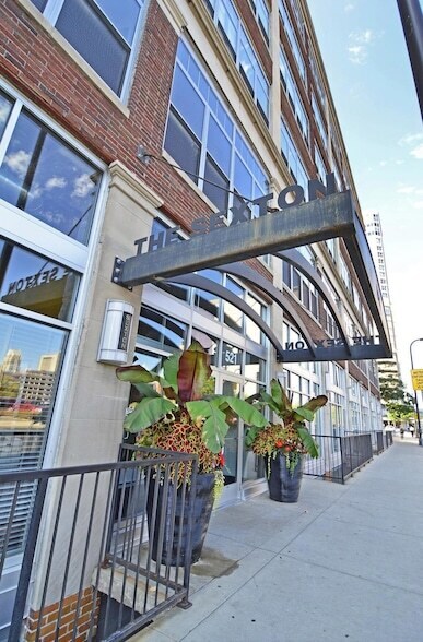 Building Photo - 521 S 7th St