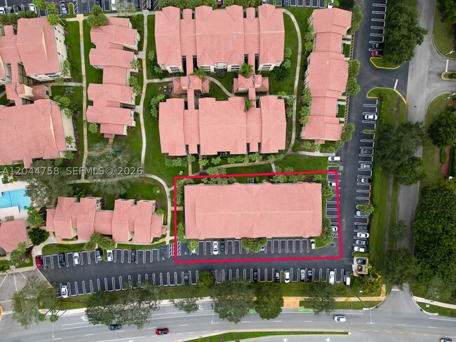 Building Photo - 777 Riverside Dr