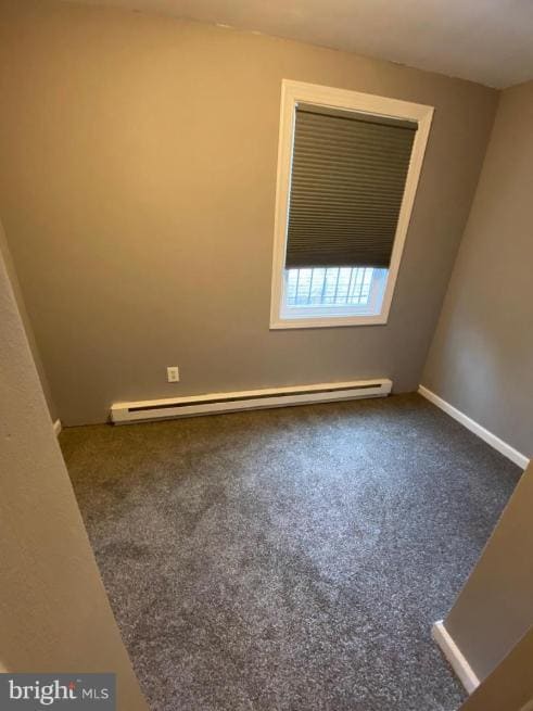 Building Photo - 613 E 12th St