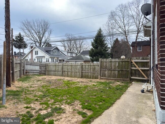 Building Photo - 1620 Randolph St