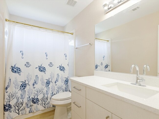 Building Photo - 1622 Stratford Dr