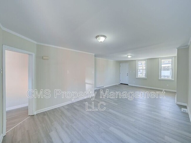 Building Photo - 12 Adella Ave