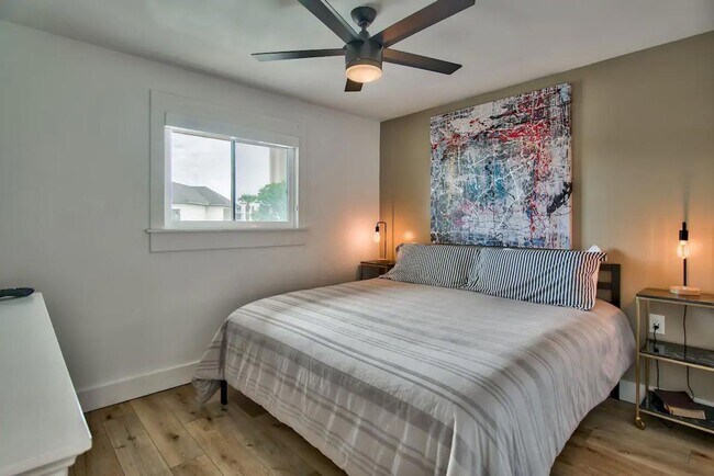 Building Photo - 50% off first months rent.  Gulf front com...