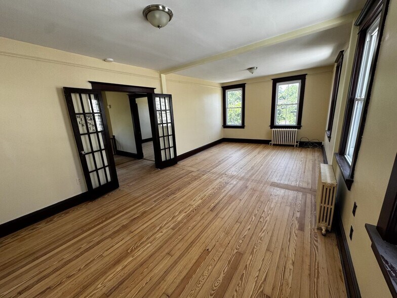 Building Photo - 226 Glen Cove Ave