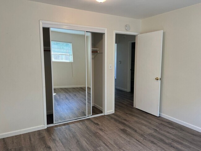 Building Photo - LSSTE715