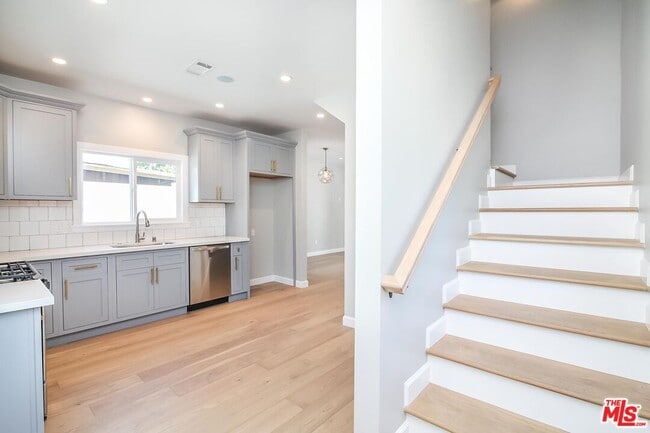 Building Photo - 1239 S Highland Ave