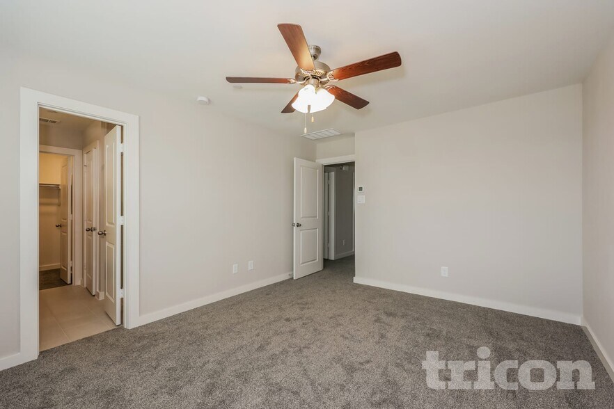 Building Photo - 105 Milford Ct