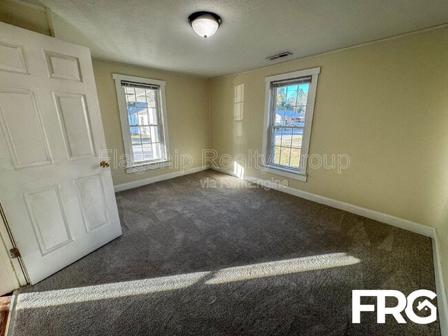 Building Photo - 914 Seaboard St