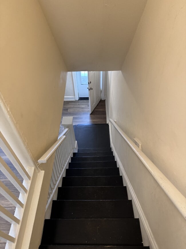 Building Photo - 307 S Logan Ave