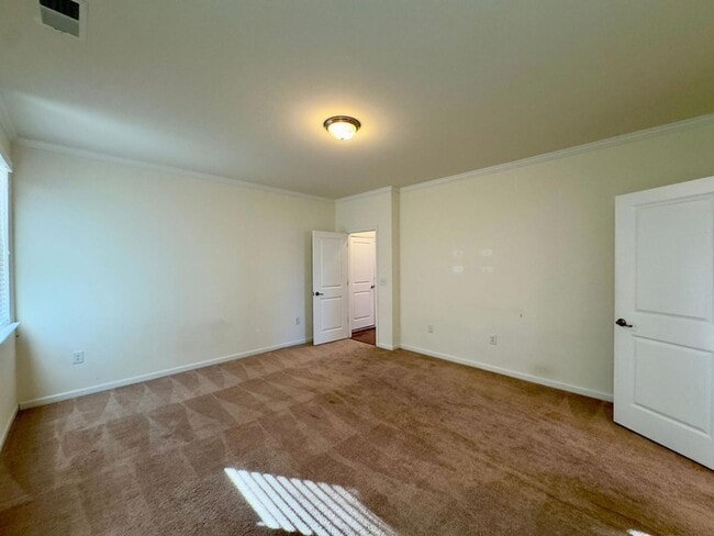 Building Photo - 1200 Governess Ln