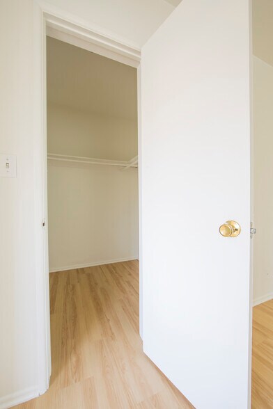 Building Photo - 669 Levering Ave