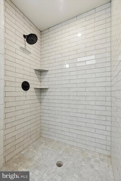 Building Photo - 137 E Spring Ave