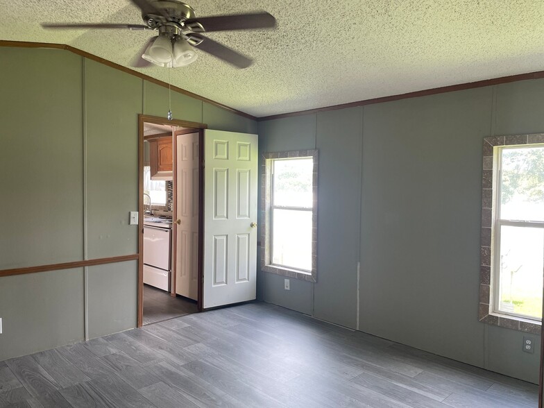Building Photo - 201 Cumberland Ln