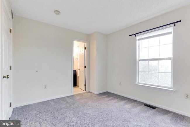 Building Photo - 140 S Barrow Pl
