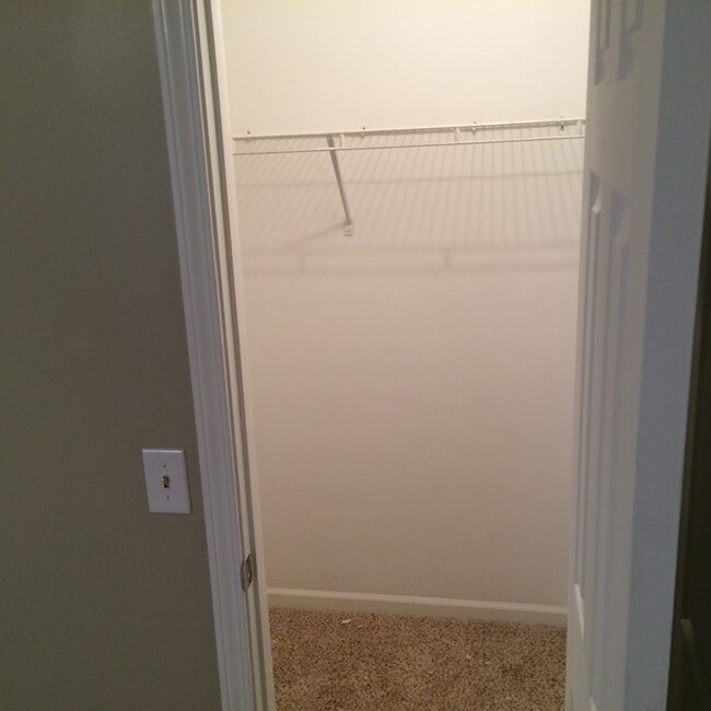 Building Photo - 1413 Autumn Knoll Rd