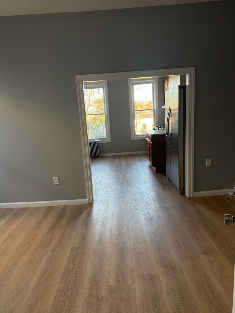 Building Photo - 189 Sheridan Ave