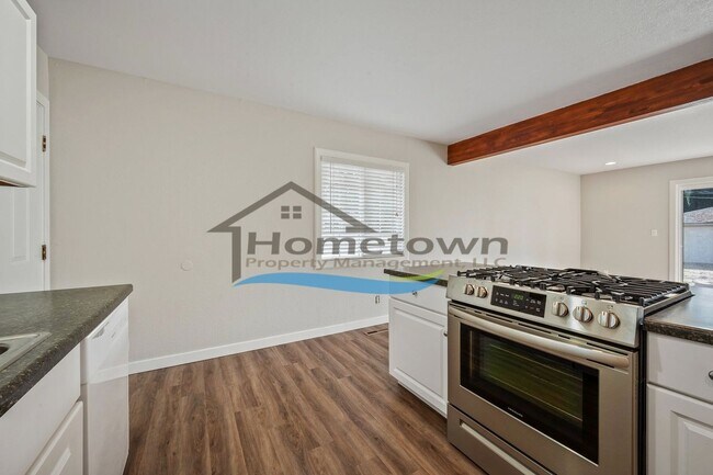 Building Photo - 4 Bedroom 2 Bath Home with 2-Car Detached Garage Available in Hayden, Idaho!