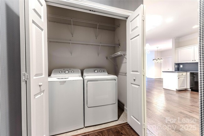 Building Photo - 8189 Windsor Ridge Dr