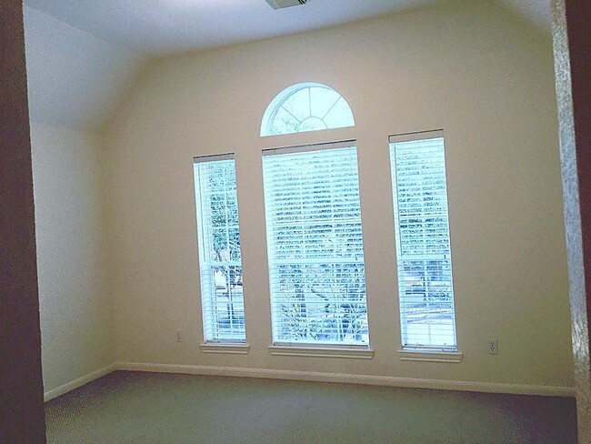 Building Photo - 17503 Sunny Trail Ln