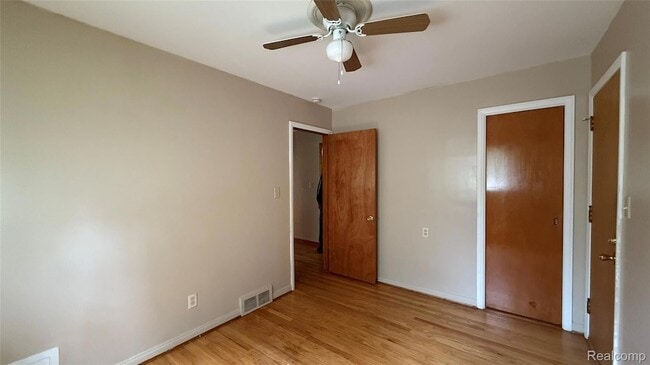 Building Photo - 24290 Eastwood St