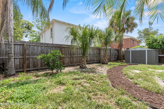 Building Photo - 1745 Belmonte Ave